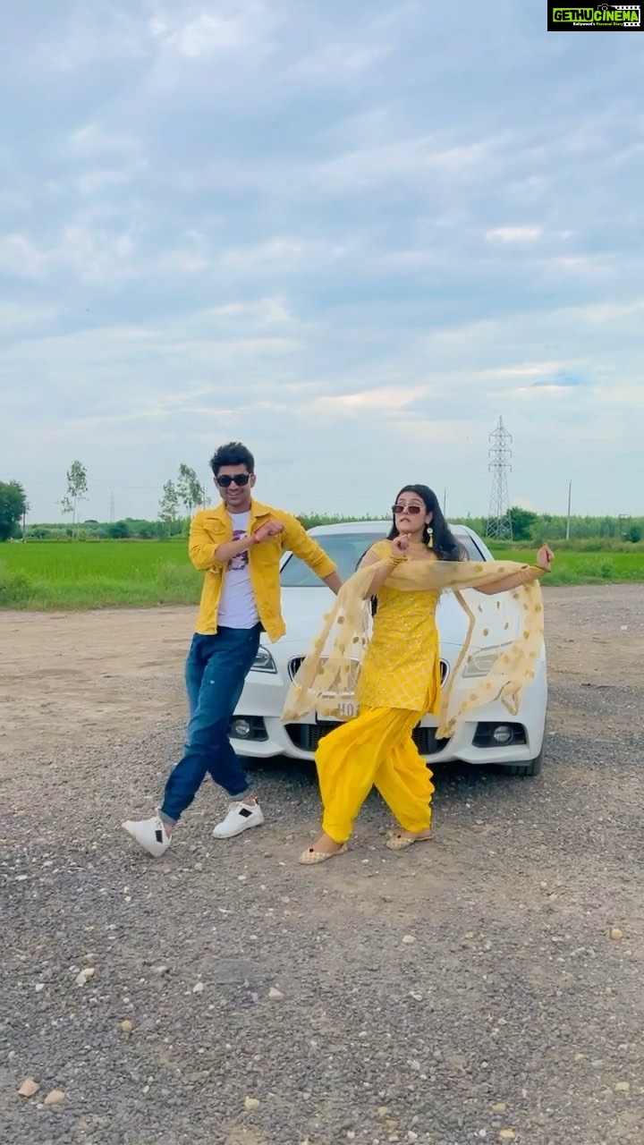 Isha Malviya Instagram - this trend!😍🔥 @aebyborntoshine #trending#reels#dance#abhisha