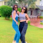 Isha Malviya Instagram - tejo and jassu off screen😂😍 @priyankachaharchoudhary . #jassu#tejo#offscreen#udaariyaan#reels