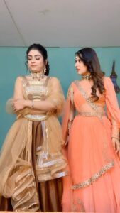 Isha Malviya Instagram - tu bhi kar na dance @thetwinklearora 😂💃🏻 what do you think of nehmat and harleen's bond? . #udaariyaan #comedy #random #nehmat #harleen