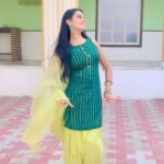 Isha Malviya Instagram – trending😉💚
.
#trending#reels#reelit#dance