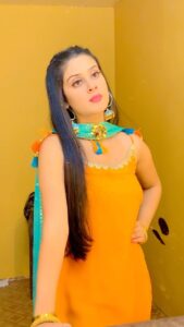 Isha Malviya Instagram - na ese tu baat badhaa!😏😡
.
#reels#reelitfeelit#expression#maanja#jassu