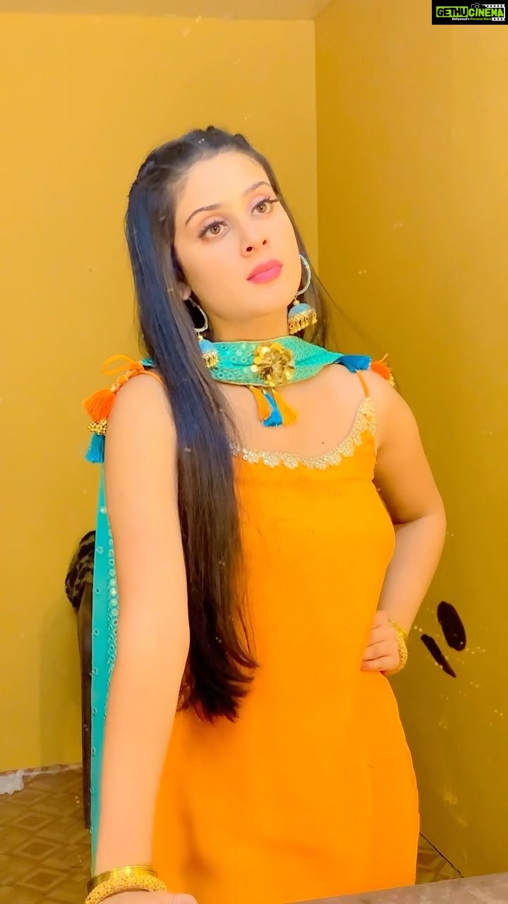 Isha Malviya - 270.2K Likes - na ese tu baat badhaa!šš”
.
#reels#reelitfeelit#expression#maanja#jassu