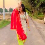 Isha Malviya Instagram - mera saiyaan pyar nai krda!🥺🤦🏻‍♀️ . #reels#keeploving#jassu#ishamalviya
