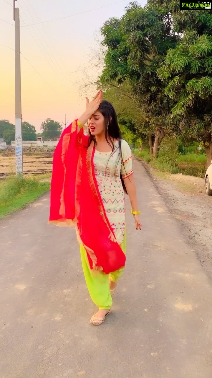 Isha Malviya Instagram - mera saiyaan pyar nai krda!π₯Ίπ€¦π»ββοΈ . #reels#keeploving#jassu#ishamalviya