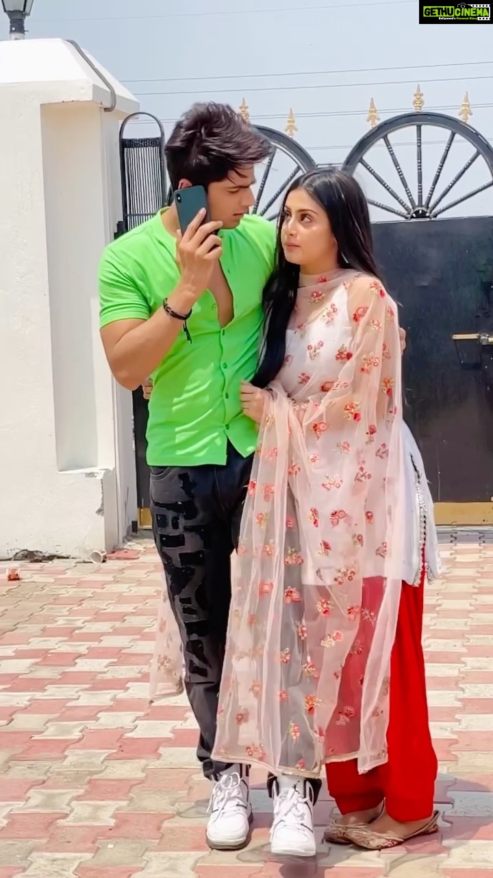 Isha Malviya Instagram - tag your caring partner❤️ @aebyborntoshine . #maintera#reels#concept#udaariyaan#jasminsandhu