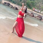 Isha Malviya Instagram - laila in goa🏝🔥 #reels#reelit#goa#reelkaro#explore#nachmerilaila#tonykakkar#bagabeach#ishafam @tonykakkar @anshul300 @heli_daruwala