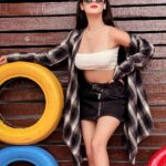 Isha Malviya Instagram - you gotta be a beast, that's the only way they'll respect you!🔥 . ➡️EDITS BY @lalitcreationz 😍 ➡️OUTFIT FROM @hello_kitty_clothing_store 😍 ➡️SHADES FROM @swastik_collection_hoshangabad 😍 . #fashionmodel#ishamalviya#fashion#funkybackground#blackandwhite#outfit#casuals#sundayvibes#happysunday#stylishdress#ishafam#cool#swag#influencer#model#dancer#loveyouall❤️