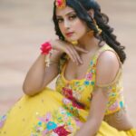 Isha Malviya Instagram - saying hello with yellow!💛 #haldilook🌼 . MUA @glam_it_up_by_myra_wadhwani ✨ OUTFIT FROM @va_varshaadvani ✨ PHOTOGRAPHY BY @talesofwedding ✨ HAIRSTYLIST @hairstyle_by_himani_lalwani ✨ . #ishamalviya#haldilook#explorepage#explorepost#explore#instamood#instagood#ikgoals#haldilook#yellow#haldibride#haldimakeup#yellowlehenga#yellowlook#yellowtrend#bridalyellow#weddings#trendingwedoutfits#trendinghaldilook#russianhairstyle#ishafam#november#thursdayvibes#featureme#trendingpost#loveyouall💛