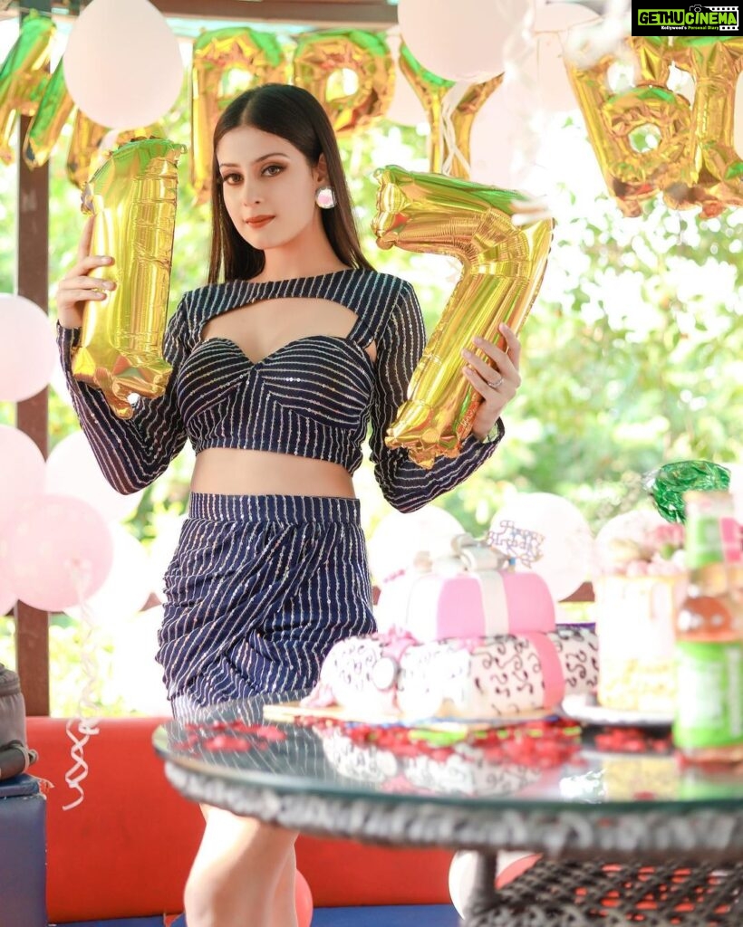 Isha Malviya Instagram - Life's too short to not celebrate every chance you get. HAPPY #17th BIRTHDAY TO ME!🥂🎂 . swipe to see some more pictures from my birthday-bash!🔥 ➡️Thankyou for making my day superspecial with your overwhelming birthday wishes my insta family🙏🏻✨i am literally blessed to have you all❤️thankyou for all the love and support you guys have given me till date, i am totally incomplete without you all, keep loving and supporting fam!😭💯 i will try to reply everyone ASAP!😇 . ➡️Thankyou for this lovely birthday decor!@32degreenortheast 🎉 ➡️Thankyou for this stunning birthday outfit!@burhani__boutique 👗 ➡️Thankyou for this beautiful and delicious cake! @amerbakeryhut.bhopal 🍰 ➡️Thankyou for this supercute and toothsome gift-cake! @yummy__cake_n_bake 🎁 ➡️Thankyou for making me look so wonderful on my special day! @glam_it_up_by_myra_wadhwani 😍 ➡️Thankyou for the amazing clicks! @photography_by_ashish 📸 ➡️Thankyou for these pleasing edits! @lalitcreationz 🥰 . Thankyou my people for always being there!🥳#loveyoumysquad🍻 @11__s_h_i_v_i_i__11 @__priyanka__01 @chaitanya005 @__ambani_96 . #happybirthdaytome#birthdaypost#17thbirthday#ishamalviya#mybirthdaybash#2ndnovember2020#november#2ndnovember#mybirthday#blueoutfit#partyvibes#sweetseventeenth#finally17th#birthdaywishes#thankyouguys#keeploving#keepsupporting#ishafam#birthdaycakes#decor#birthdaydress#birthday2020#ishasbirthday#birthdaypost#explor#birthdaycelebration#birthdaygirl#birthdaygoals#loveyouall❤️ ThirtyTwo Degrees North East