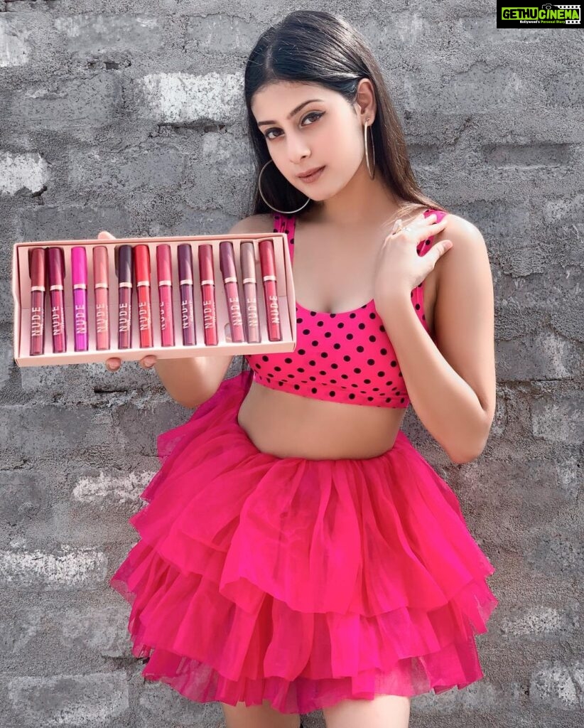Isha Malviya Instagram - baby doll mai sone di..💕🧚🏻‍♀️ . ➡️huda beauty (new-nude) matte lipstick set from @accessorieshub_100 😍💄 ➡️EDITS BY @lalitcreationz ✨ . #model#fashion#style#uniqueoutfit#barbieoutfit#babydoll#pinkdress#hudabeauty#lipshade#collabs#ishamalviya#ishafam#ikgoals#bhopal#pinkfashion#pinkoutfit#dolledup#huda#sundayvibes#explorepage#explore#barbie#classy#fashionable#designer#pink#loveyouall❤️