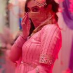 Isha Malviya Instagram - Challa Walla!😉💗 do you want to see a YT vlog of this? (udaariyaan sangeet sequence) . #dance #reel #onset #udaariyaan #jassu #challawalla