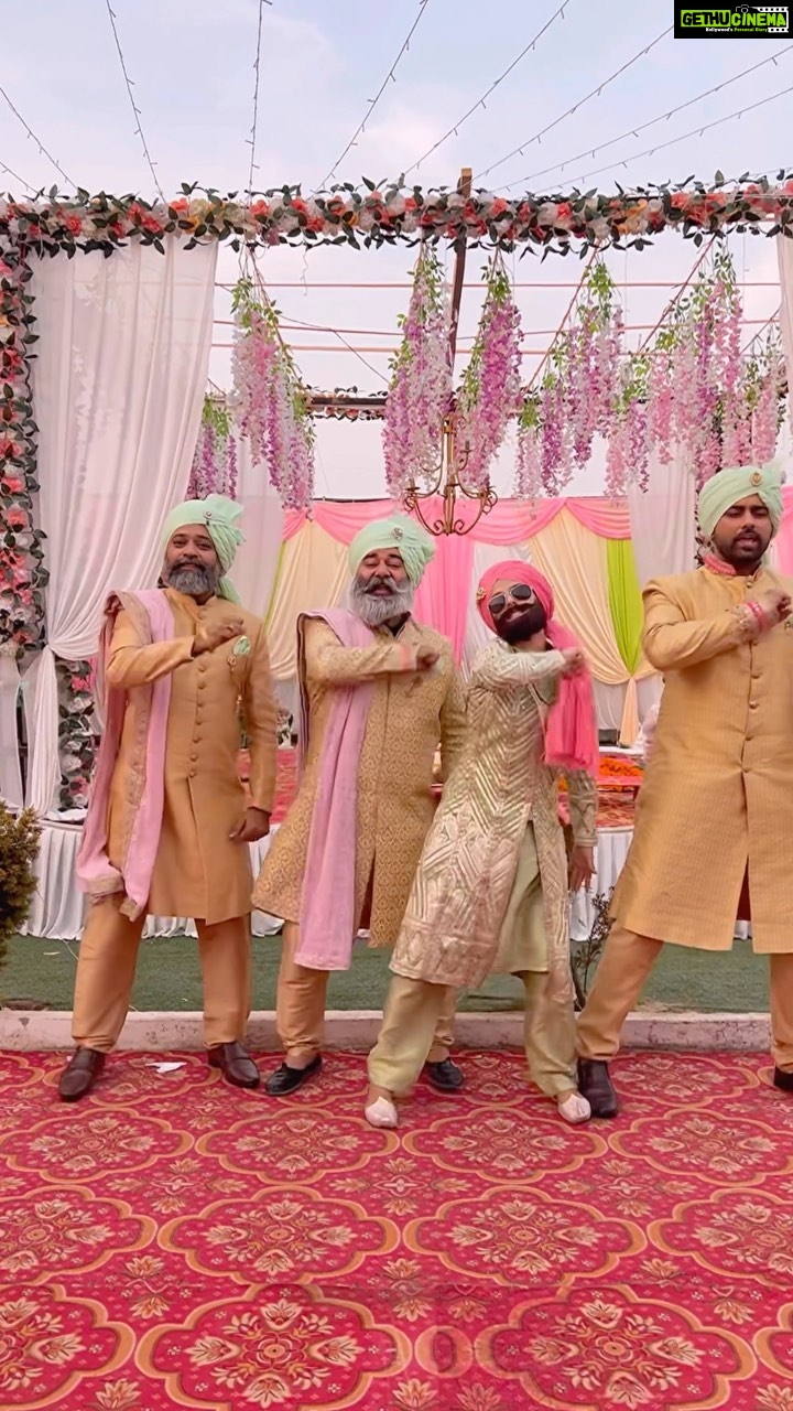 Isha Malviya Instagram - The sandhu's 😎🦾 @ramandhaggaofficial @imsukhpalsingh @lovesandhuu13 . are you ready for some twists in #udaariyaan? @colorstv . #jassu #udaariyaan #sandhus #offscreen #shaadi #wedding