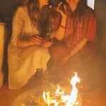 Isha Rikhi Instagram - #SaadiReelSaadiFeel 🔥🥂✨ #isharikhi #shrutisodhi