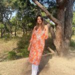 Isha Rikhi Instagram - 🧡🧡🧡🧡 Wearing @houseofchikankari.in