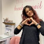 Isha Rikhi Instagram - Magic 🪄 ✨💗 . . . #pinkhaircolor #hairgoals💕 #olaplex #schwarzkopf #lorealindia #hairartist #pinkhairgoals Chandigarh, India