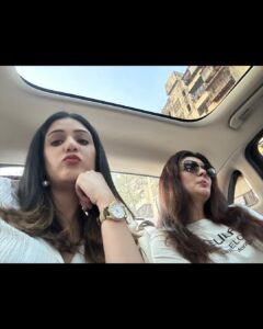 Isha Rikhi Instagram - Friendship is not about who you spend the most time with , it’s about who you have the best time with . 
@isharikhi gonna miss you .. come back soon 😘 🤗 
#friendshipgoals #mumbaidiaries