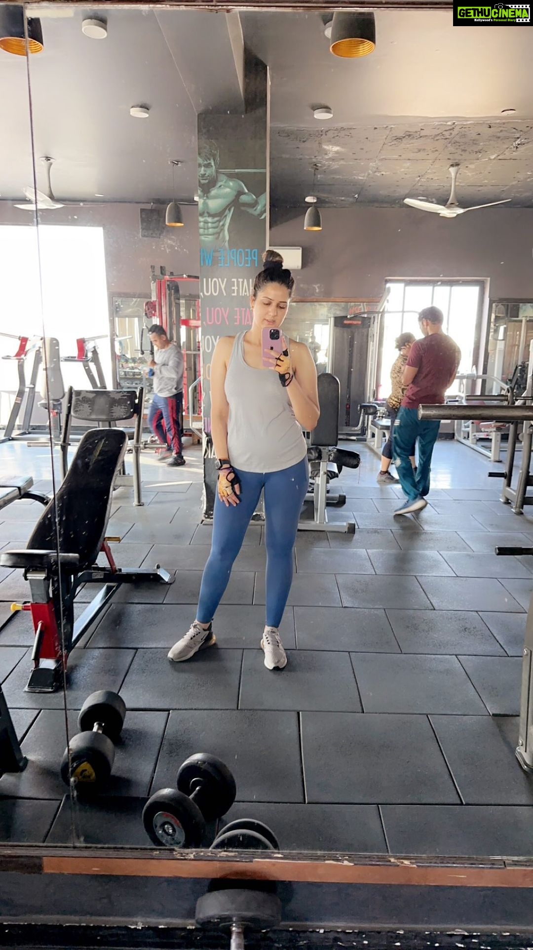 Isha Rikhi Instagram - Exercise not only changes your body. It changes your mind, your attitude and your mood. 💪🏻🤗