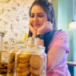 Isha Rikhi Instagram - You give me a sugar rush 🍰🍫🧁🍪 Khan Market, New Delhi