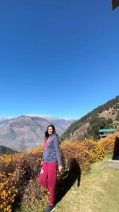 Isha Rikhi Instagram - This song on loop 🔂 @theuchana bhai 🤗

Beautiful place 🏔️ @nirvana_trueliving 🤩