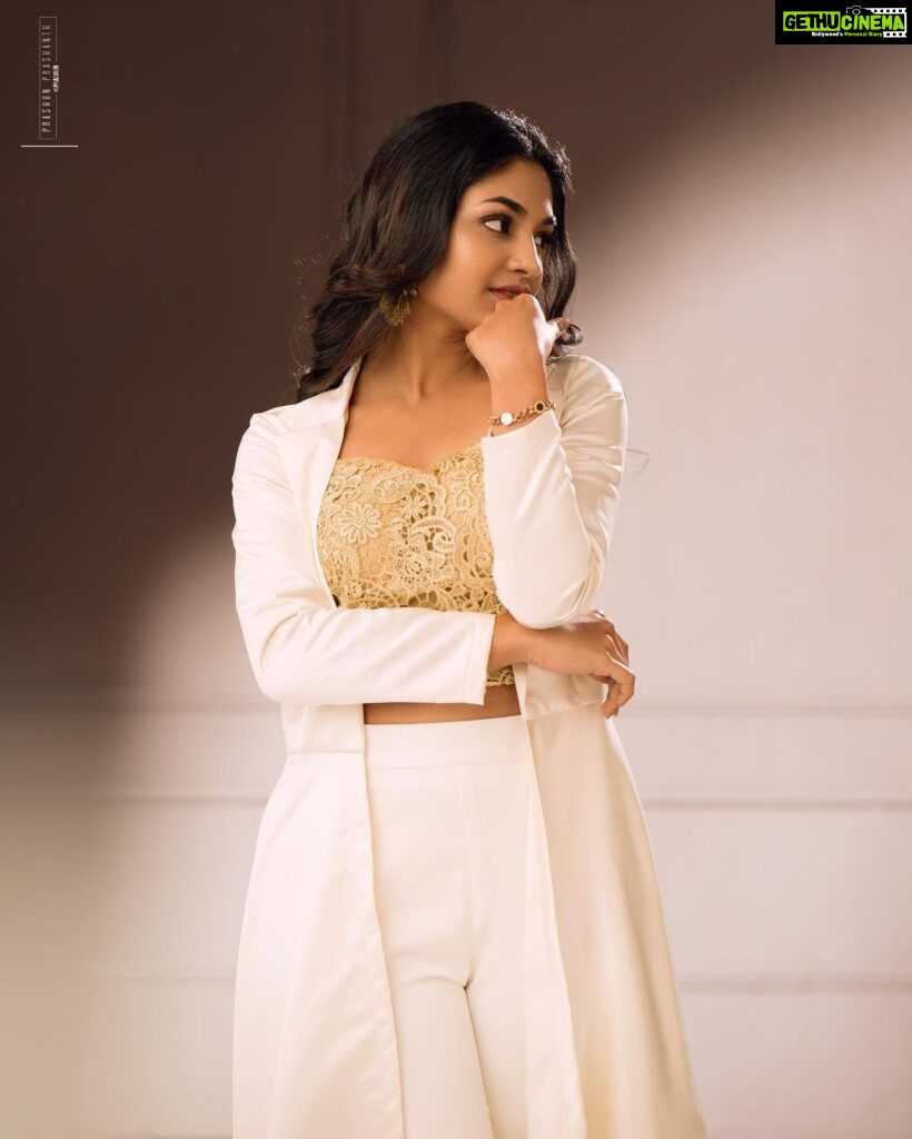 Ivana Instagram - On Fleek❤️‍🔥 This gorgeous attire I had in my mind for almost a year and @labelswarupa styled it for me💋.Wearing this for the 100th day celeb of Love Today felt awesome! Photography : @prachuprashanth Wardrobe/styling : @labelswarupa Makeup&hair : @kaviyaartistry_off Managed by - @arunprajeethm