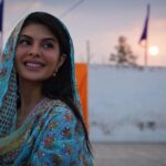 Jacqueline Fernandez Instagram - ❤️ Thank you Amritsar ❤️❤️ #fateh @sonu_sood @zeestudiosofficial @vaibhavmisra23 @fateh4bharat @ilcondor @shaanmu @marcepedrozo @sam_debroy @gopikagulwadi