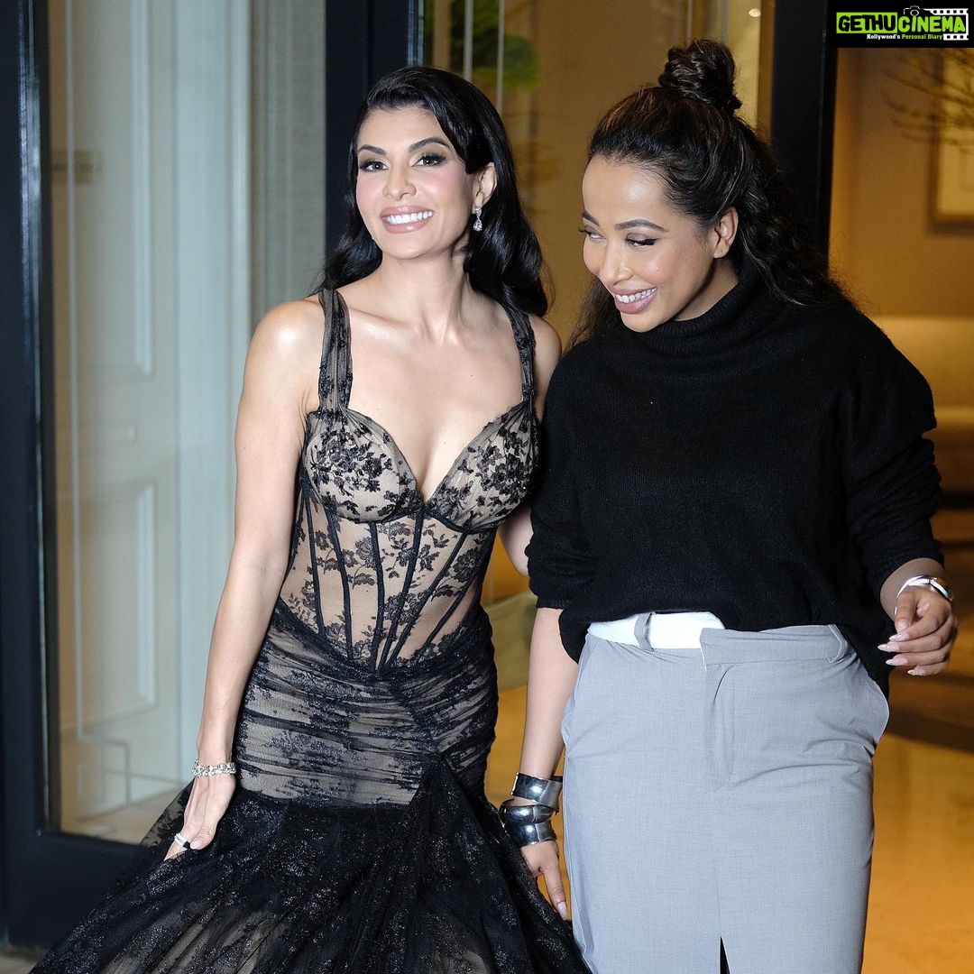 Jacqueline Fernandez Instagram - At the Annual Academy Award Viewing party to benefit the @eltonjohn AIDS foundation! #oscars2023 congrats to all the winners!!! ❤️