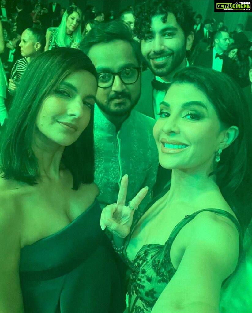 Jacqueline Fernandez Instagram - At the Annual Academy Award Viewing party to benefit the @eltonjohn AIDS foundation! #oscars2023 congrats to all the winners!!! ❤