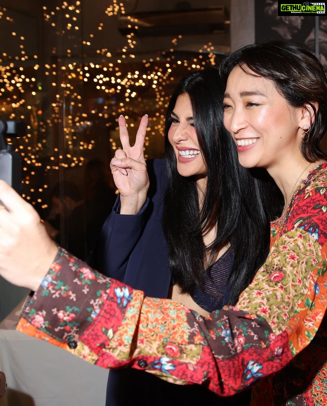 Jacqueline Fernandez Instagram - Pre Oscar dinner with team ‘Tell it like a Woman’ and some more beautiful people! @anne_watanabe @mirasorvino @falgunipeacock @shanepeacock @andreaiervolinoproducer @chiaratilesi @namitaalexander @christopherbackus Monica Bacardi ❤️❤️❤️