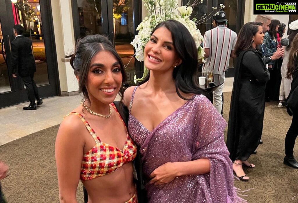 Jacqueline Fernandez Instagram - ❤ South Asian Excellence at the Oscars!! ❤❤ thank you @priyankachopra for this amazing event! Never have I been so inspired by all the amazing South Asian artists representing at the Oscars! All the best to all the nominees! Shine bright!!