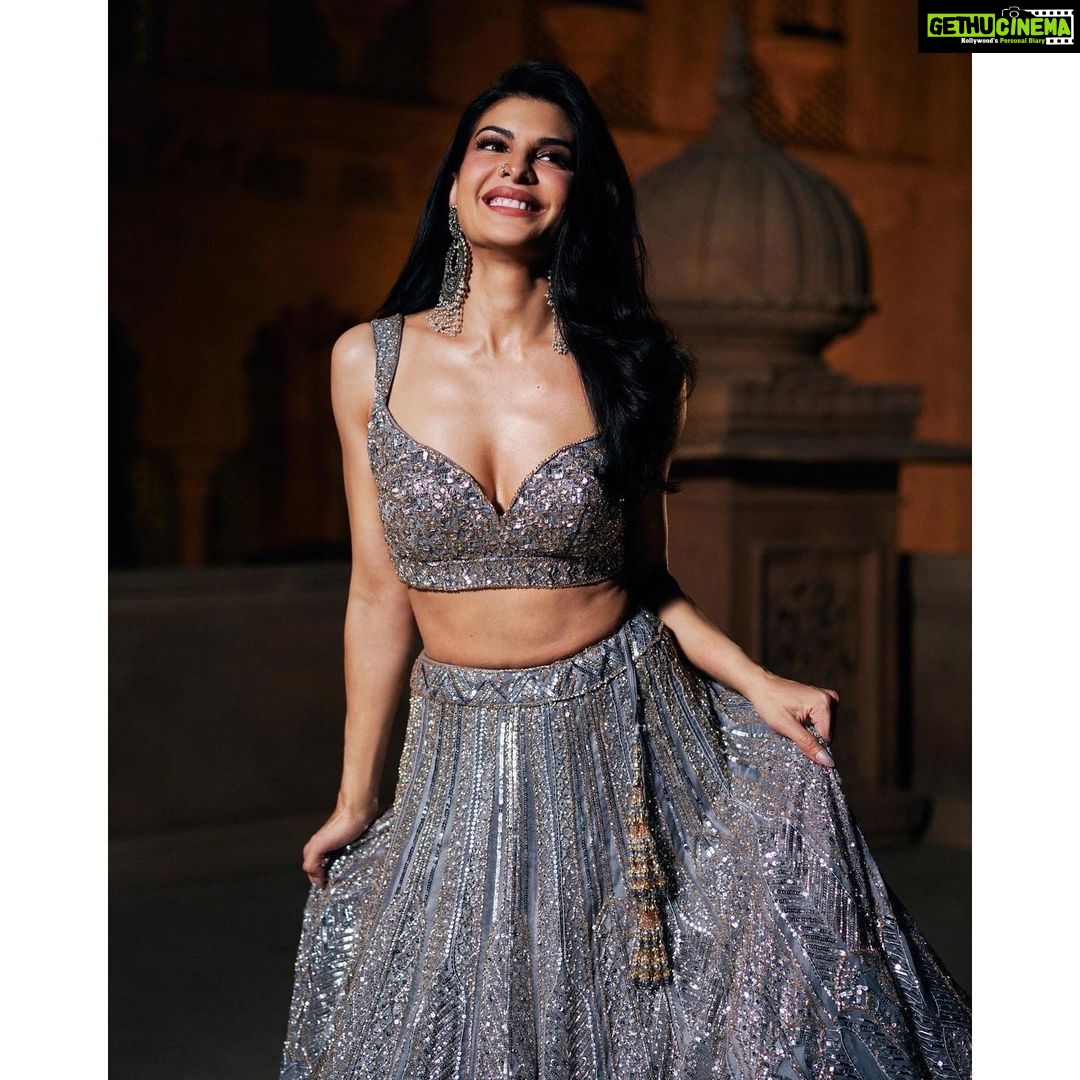 Jacqueline Fernandez Instagram - #deewane ❤️ LINK IN BIO @playdmfofficial @raghav.sharma.14661 @shaanmu @namitaalexander @kevin.nunes.photography @rishabhbhatnagar007