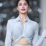 Jacqueline Fernandez Instagram - 🌸 thank you @farfetch for the wonderful lunch at the most beautiful @louvreabudhabi 🌸🌸🌸 @iifa