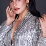 Jacqueline Fernandez Instagram - Last night @filmfare ❤️⭐️