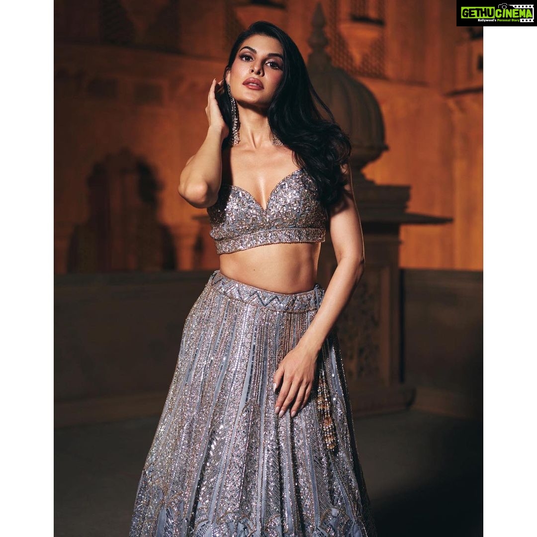 Jacqueline Fernandez Instagram - #deewane ❤️ LINK IN BIO @playdmfofficial @raghav.sharma.14661 @shaanmu @namitaalexander @kevin.nunes.photography @rishabhbhatnagar007