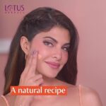 Jacqueline Fernandez Instagram – The secret’s outta the bag!👀

When it comes to my skin, I opt for natural ingredients for a gentler skincare routine and what better to go for than Safe Sun Vitamin-C MatteGEL Daily Sunscreen 🥰

It’s lightweight and non-sticky and the best part, it leaves no white cast!

A must-have for me wherever I go, so i recommend you guys try it and you can thank me later 😇

#LotusHerbals #Safesun #Sunscreen #Summeressential #paidpromotions #ad