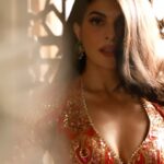 Jacqueline Fernandez Instagram – Deewaane hum nahin hote Deewaani raat aati hai ♥️✨ 

#Deewaane #jacquelinefernandez #emraanhashmi