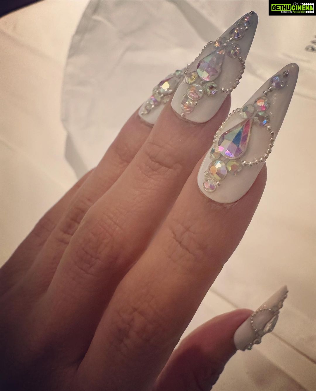 Jacqueline Fernandez Instagram - 👽👽👽