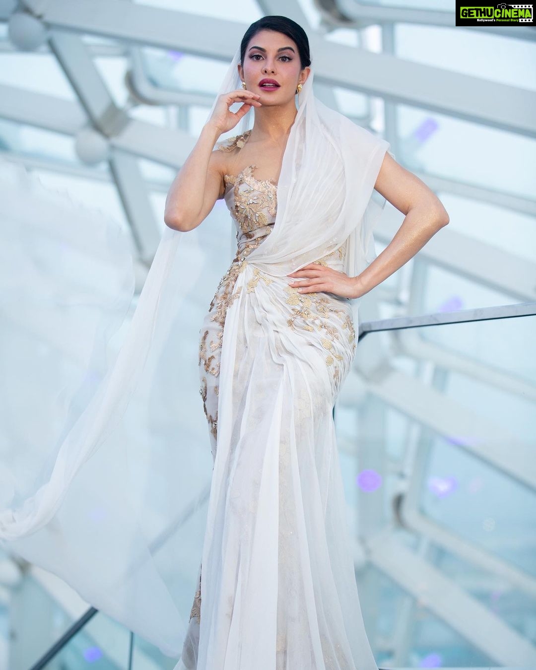 Jacqueline Fernandez Instagram - Thank you @iifa Abu Dhabi!! Truly a magical night! And congrats to all the awardees 🤍🤍🤍