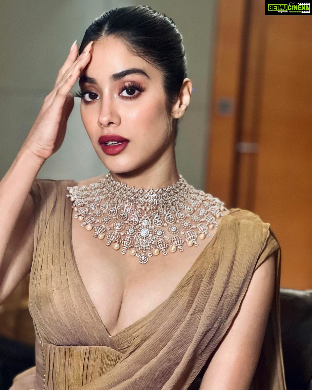 Janhvi Kapoor Instagram - 💋kissie