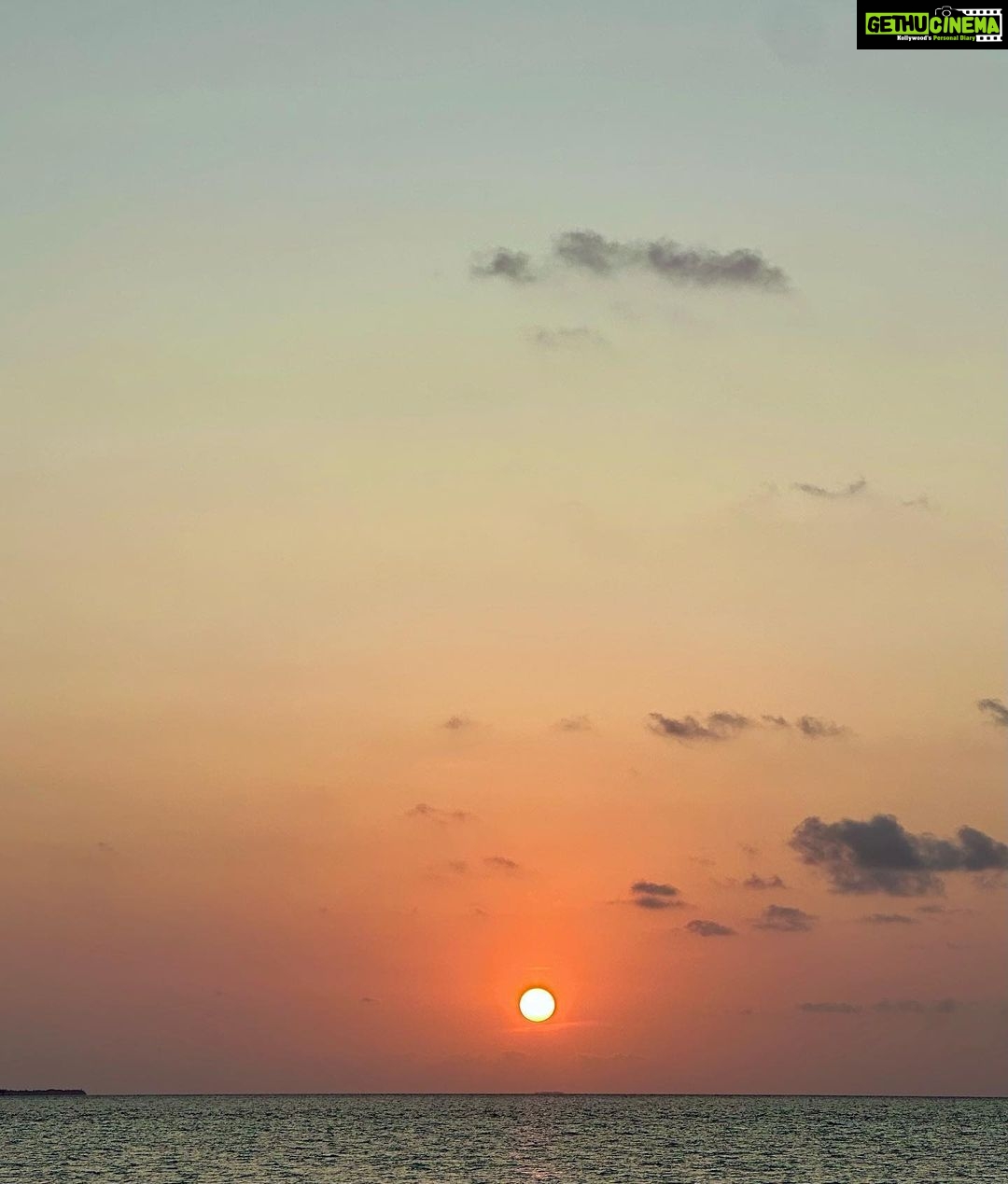Janhvi Kapoor Instagram - from one extreme to another