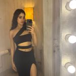 Janhvi Kapoor Instagram – from one extreme to another