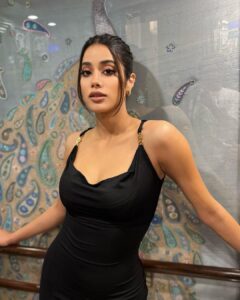 Janhvi Kapoor Instagram - 🖤