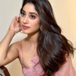 Janhvi Kapoor Instagram – by day and by night 🏏👼🏻💕🎬