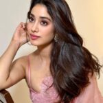 Janhvi Kapoor Instagram - by day and by night 🏏👼🏻💕🎬