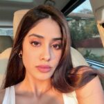 Janhvi Kapoor Instagram - some dayz fresh some dayz mess🤕😈🥰