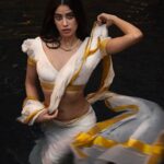 Janhvi Kapoor Instagram - 🕊️