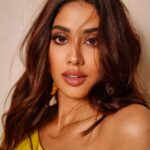 Janhvi Kapoor Instagram - 🌼🌻🌞