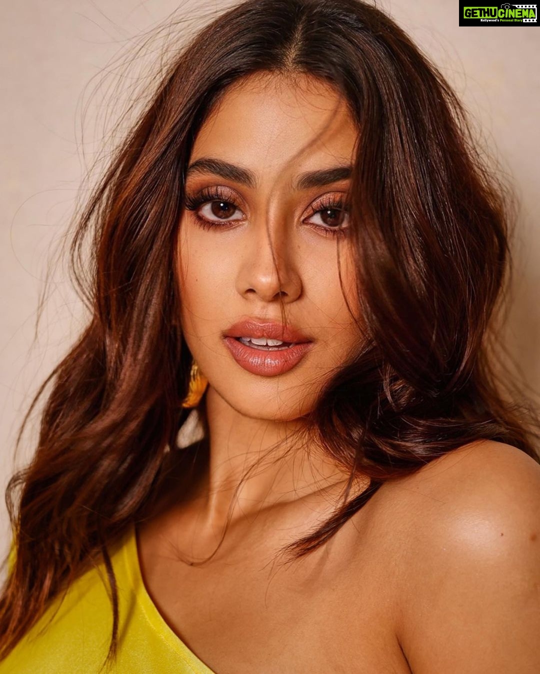Janhvi Kapoor Instagram - πΌπ»π