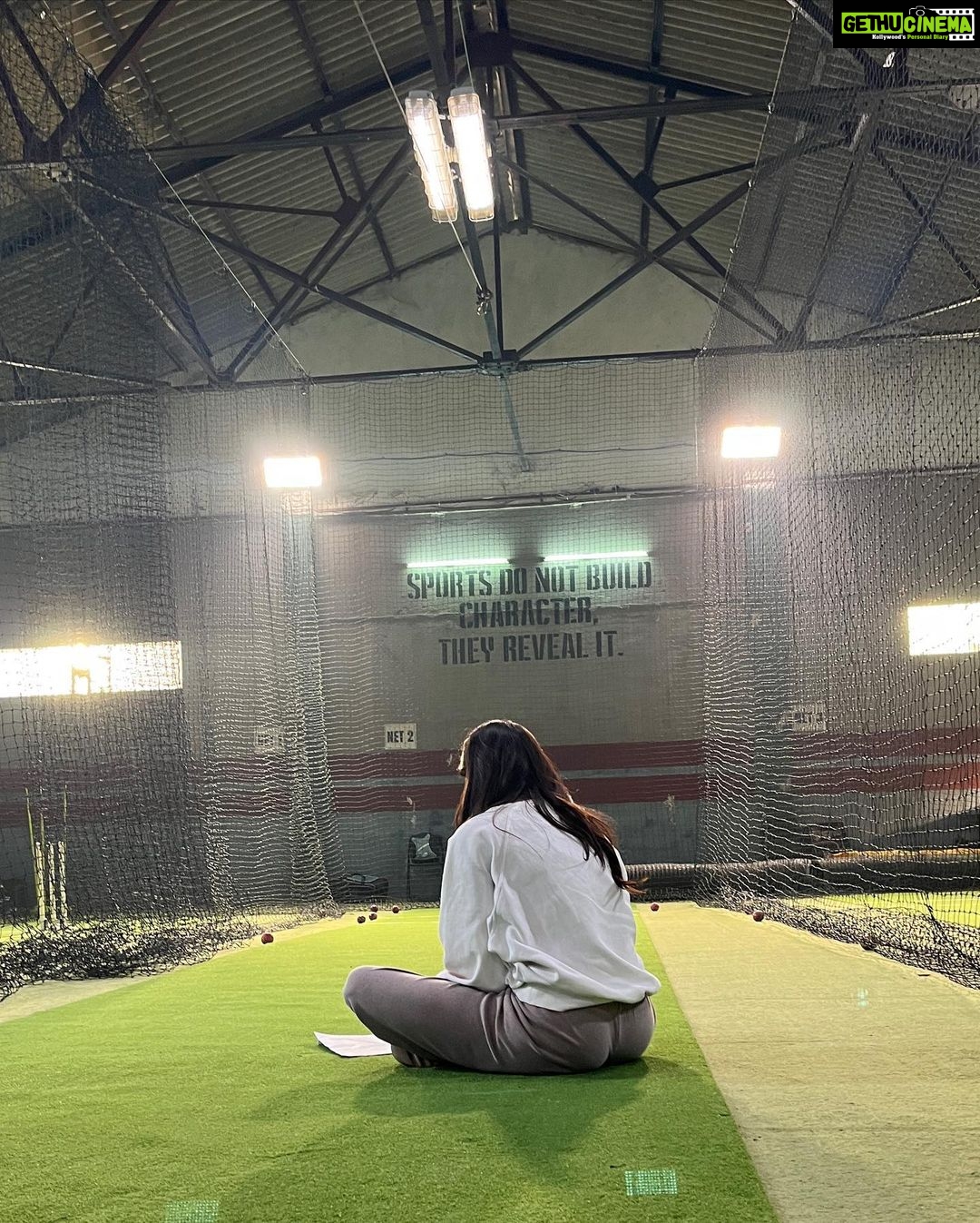 Janhvi Kapoor Instagram - by day and by night ππΌπ»ππ¬