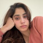 Janhvi Kapoor Instagram - some dayz fresh some dayz mess🤕😈🥰