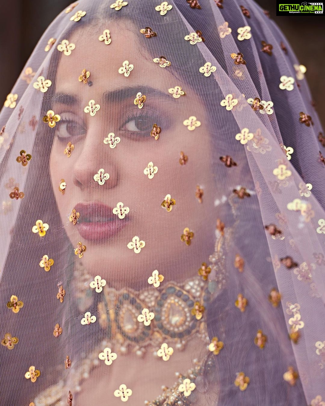 Janhvi Kapoor Instagram - Truly praying I get to do a period film soon 🥲🙏🏼🤞🏻till then old world photoshoots will have to do. Thank you @lifestyleasiaindia for letting me live out my vintage royal dreams for a day! Editor-in-chief: Rahul Gangwani (@rahulgangs_) Photographer: The House of Pixels (@thehouseofpixels) Stylist: Meagan Concessio (@spacemuffin27) Hairstylist: Priyanka Borkar (@priyanka.s.borkar) Makeup: Riviera Lynn (@rivieralynn) Shoot Produced by Analita Seth (@analitaseth) Cover design: Lolith TK (@lolithtk) Wearing creations by @mohsin.naveed.ranjha, from Dubai’s premium @mymeraki.ae, jewellery by Tyaani by Karan Johar (@tyaanijewellery), shot exclusively at Fairmont Jaipur (@fairmontjaipurindia). PR Agency: Hype PR (hypenq_pr)